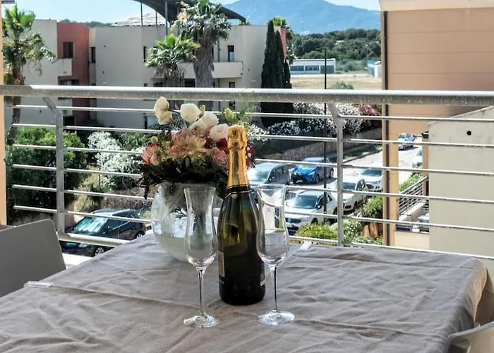 Topazio Апартаменти Ольбія